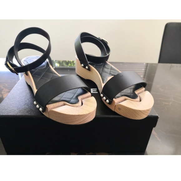 Chanel leather clogs - Picture 2 of 9